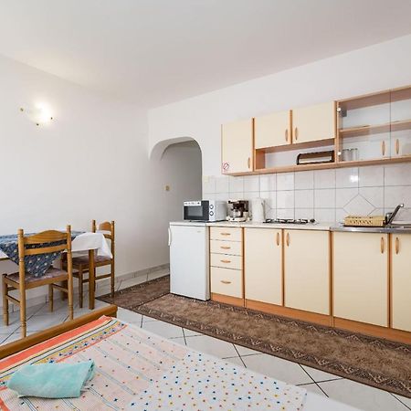 Nice Apartment Silvia Novalja Zewnętrze zdjęcie