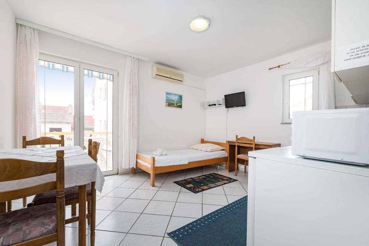 Nice Apartment Silvia Novalja Zewnętrze zdjęcie